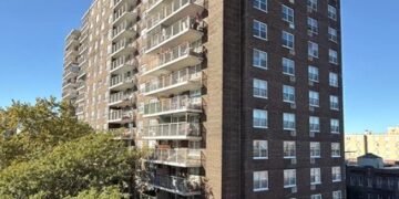 Policía NYC apresa dominicano señalado por empujar expareja e hija de ambos desde un 15 piso en El Bronx
