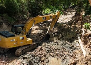 Contraloría fiscaliza 77 proyectos; planea superar 100 en 2026