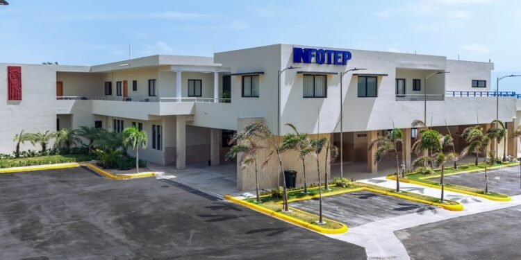 Escuela Guarocuya del INFOTEP ha capacitado a 988 participantes en Barahona desde agosto