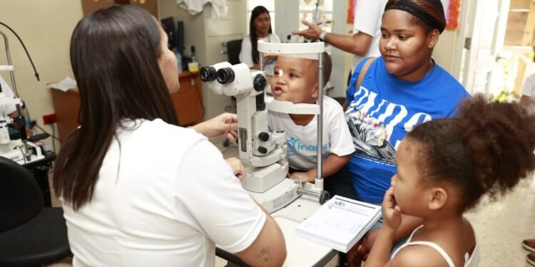 INCOCEGLA conmemora el Día Mundial de la Ambliopía con jornada de evaluación a cientos de niños en Cristo Rey