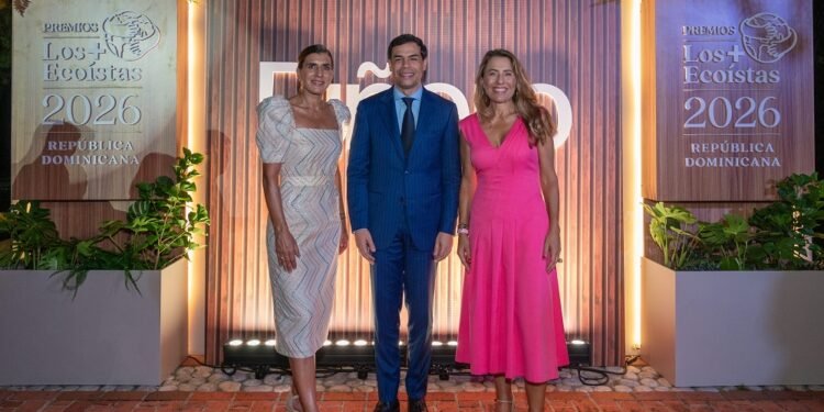 Isabel Piñero, Roberto Ángel Salcedo y Encarna Piñero