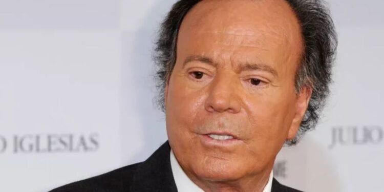 Fiscalía dice tribunal español puede investigar querella contra Julio Iglesias por agresión sexual en RD
