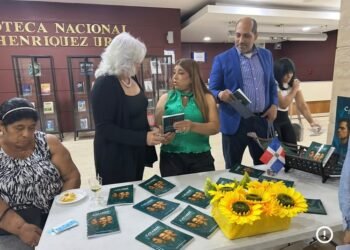 Dajelis Rodríguez relanza en RD su libro de poesía “Catarsis: Huellas del Amor”