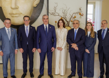 Abinader llama a empresarios italianos a invertir en República Dominicana