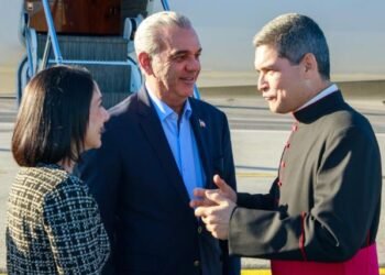 Abinader llega a Roma para participar en audiencia con el Papa León XIV y asamblea de la FAO