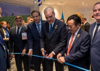 Presidente Abinader inaugura salón República Dominicana en la FAO y reafirma compromiso con el Hambre Cero