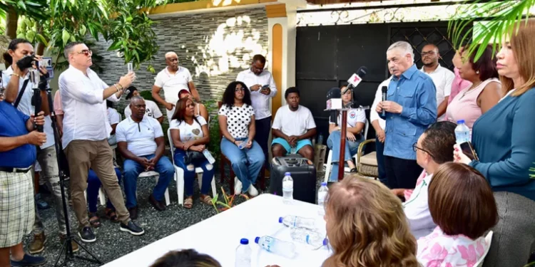 Miguel Vargas exige que la Policía actúe apegada a la ley