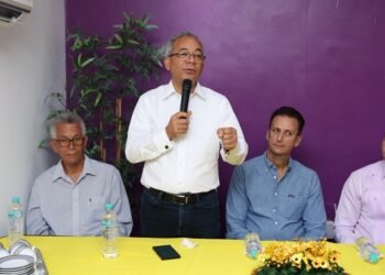 Johnny Pujols se reúne con dirección del PLD en Puerto Plata