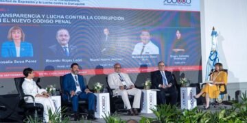 Panelistas en seminario de ADOCCO destacan avances del Código Penal contra la corrupción