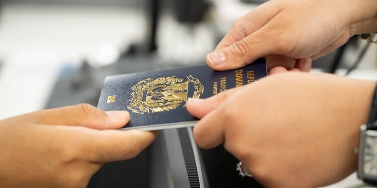 Pasaportes amplía a Italia servicio del Pasaporte Electrónico y suma cinco ciudades en Europa