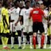 Vinícius pide perdón a sus compañeros y a la afición tras su expulsión ante el Villarreal