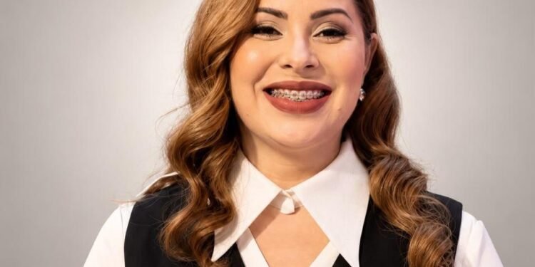 Premios La Flor Reconoce Trayectoria de Periodista Susy Aquino Gautreau con Nominación a Comentarista de Opinión