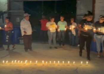 Fuego en Oviedo por crisis laboral que amenaza 250 familias