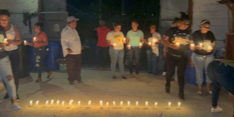 Fuego en Oviedo por crisis laboral que amenaza 250 familias