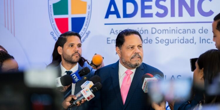 ADESINC pide extender a 24 meses plazo para aplicar responsabilidad penal a empresas