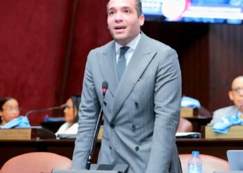 Diputado Charlie Mariotti Paz exige congelar la nómina pública