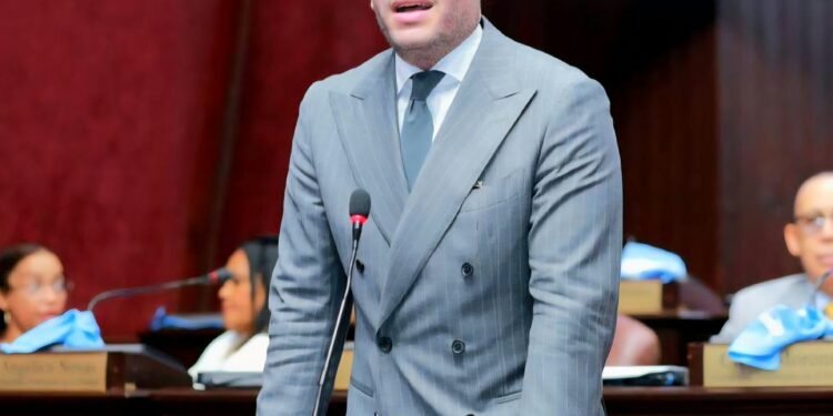 Diputado Charlie Mariotti Paz exige congelar la nómina pública