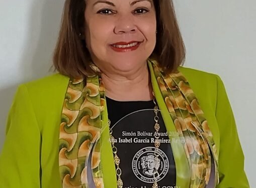 Reconocen en NYC a Ana García Reyes, decana de Hostos Community College