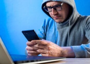 Ciberdelincuentes pueden usar tu número de teléfono para cometer fraudes y robar información