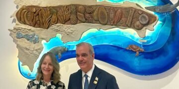 Abinader inaugura Salón Dominicano en la FAO con obra de Victoria Thomen