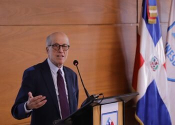 Max Puig: política ambiental es clave para desarrollo y futuro del país