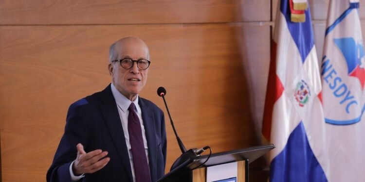Max Puig: política ambiental es clave para desarrollo y futuro del país