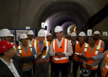 Abinader supervisa construcción túnel pluvial en avenida Luperón