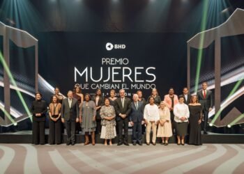 BHD reconoce a once mujeres que transforman comunidades de RD