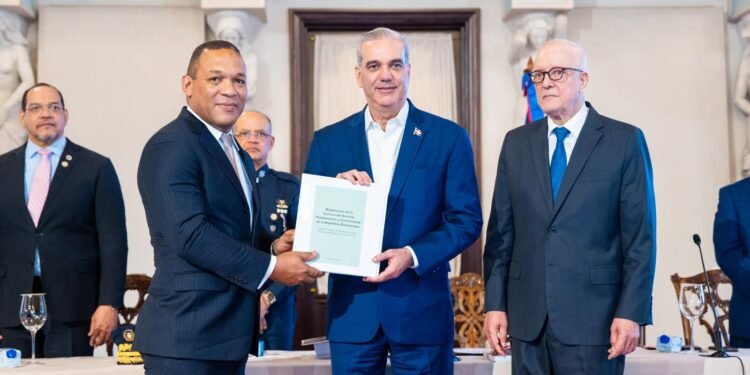 Roberto Santana destaca construcción simultánea de nueve centros penitenciarios; Higüey y Barahona están listos