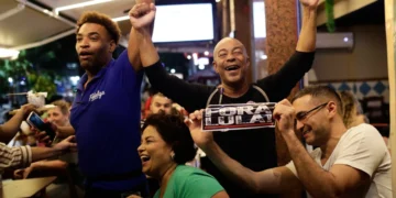 Flávio Bolsonaro y Lula da Silva se disputarán la presidencia de Brasil en una segunda vuelta