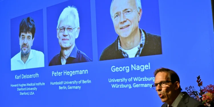 El Nobel de Medicina premia a 3 científicos por investigar la actividad cerebral
