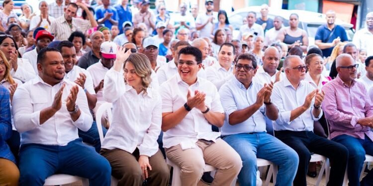 Fellito Suberví deja iniciado el saneamiento de ocho cañadas en Los Alcarrizos