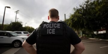 ICE atropella hombre durante operativo migratorio en Texas; autoridades investigan