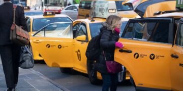 Muerte de cuatro conductores en NY impulsa histórico reclamo de seguro médico