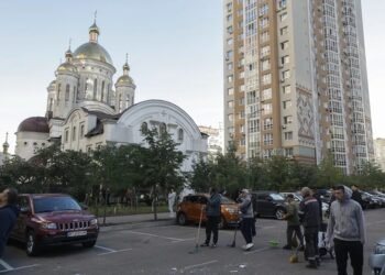 Decenas de heridos en ataque ruso con dron que alcanzó la universidad ucraniana de Rivne