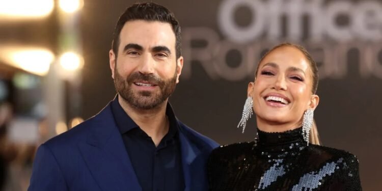 De la ficción a la realidad: JLo y Brett Goldstein tendrían una relación casual